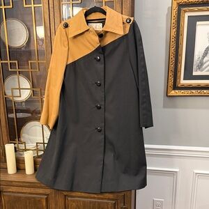Elegant Vintage Black and Tan Women's Swing Coat